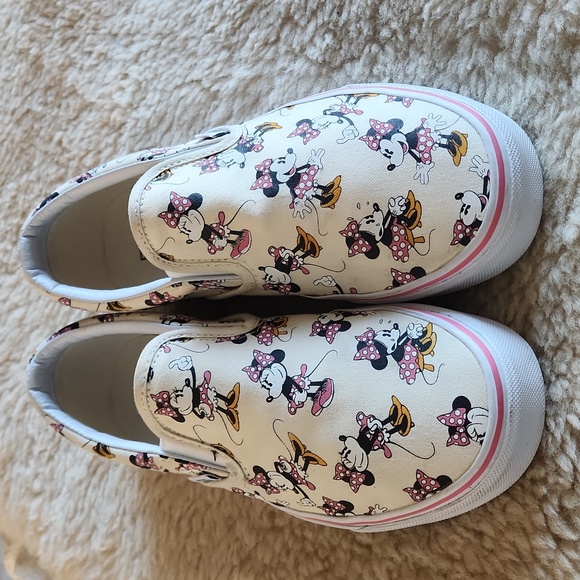Rare Vans X Disney Minnie Mouse Slip-on Sneakers 🖤🐭💗 - Picture 2 of 16